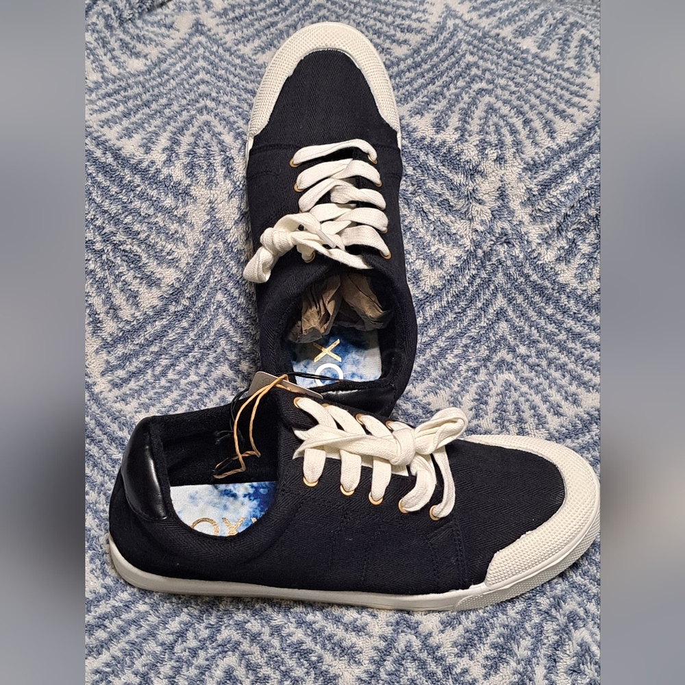 Roxy Pierview Black Canvas Lace Up Low Top Cushion Sneaker Size 9 New w/Tag NWOB